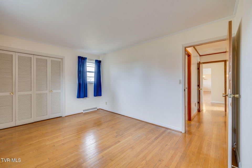 Photo #22: 1946 Buckingham Road