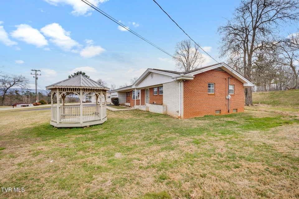 Photo #3: 1946 Buckingham Road