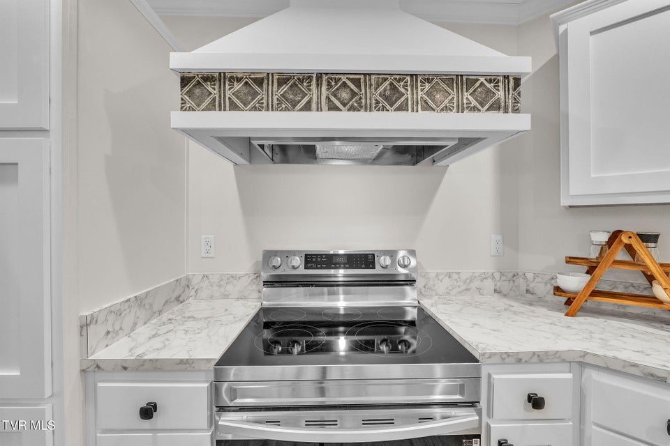 Photo #16: 18416 Fortunes Way