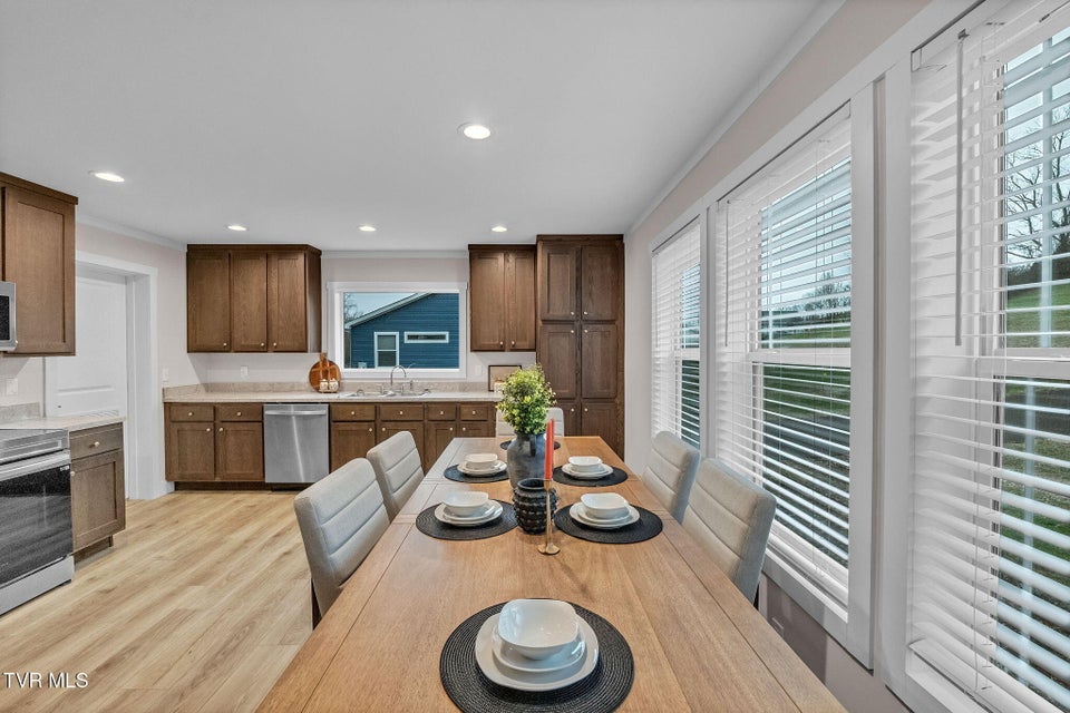 Photo #9: 18424 Fortunes Way