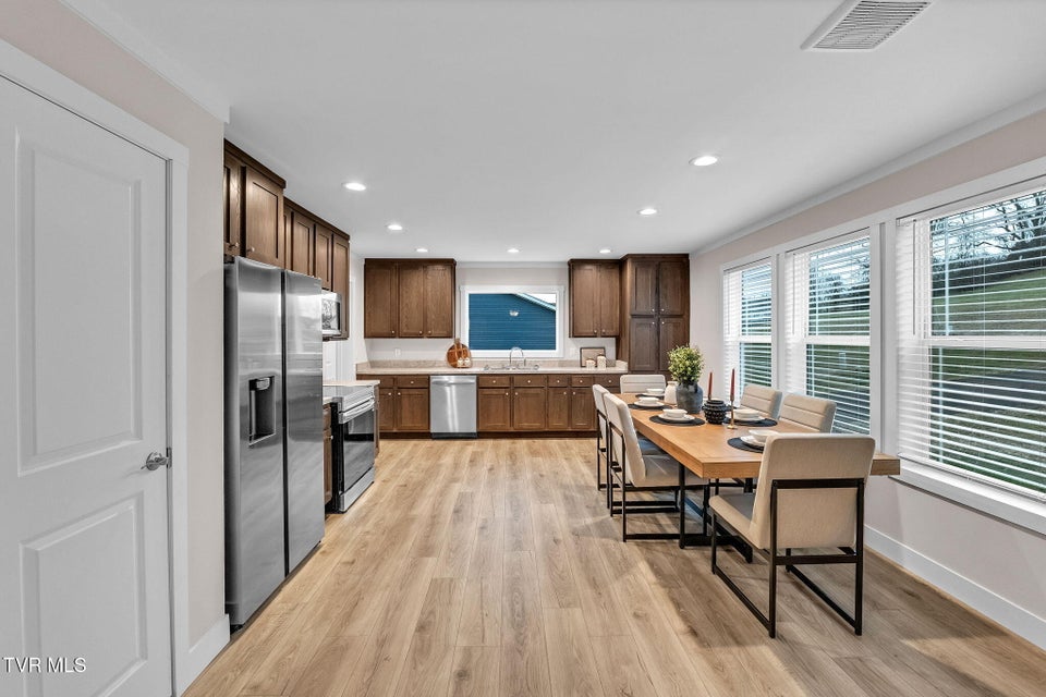 Photo #11: 18424 Fortunes Way