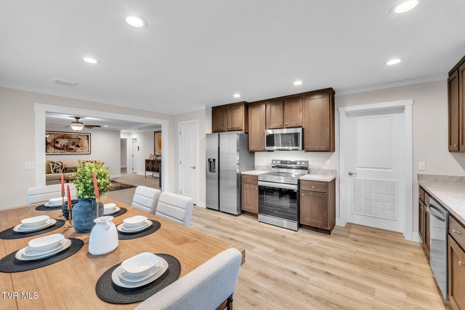 Photo #12: 18424 Fortunes Way