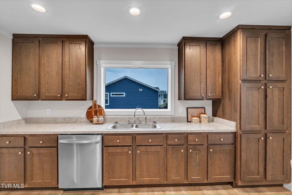 Photo #14: 18424 Fortunes Way