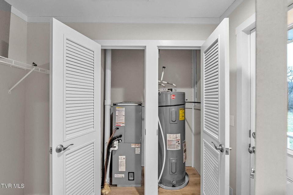 Photo #17: 18424 Fortunes Way