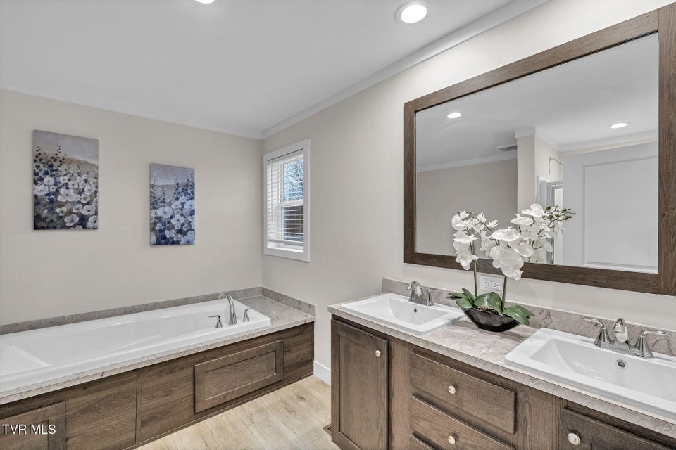 Photo #25: 18424 Fortunes Way