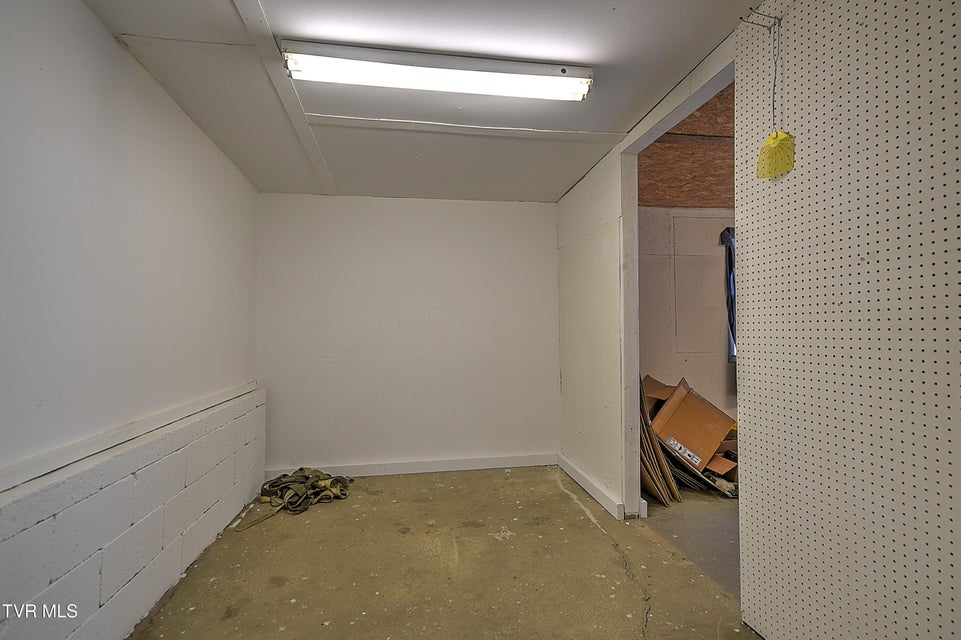 Photo #19: 1965 Whitehouse Road