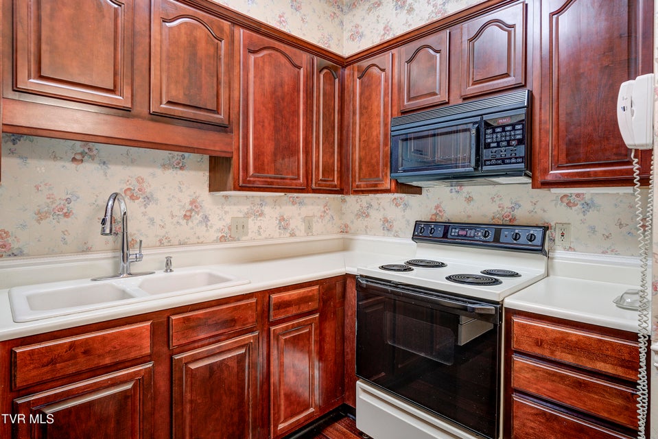 Photo #20: 2734 Oakland Avenue