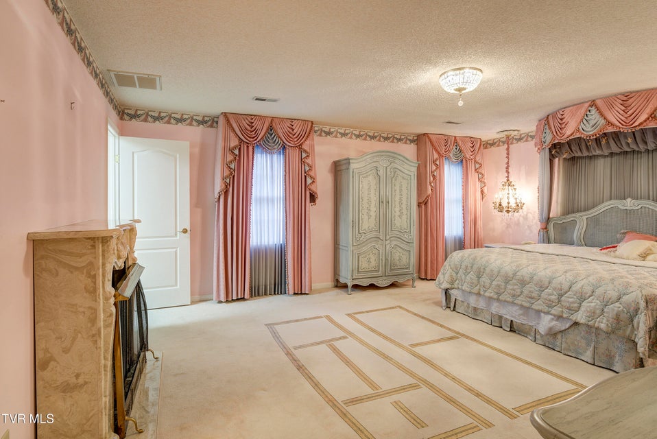 Photo #27: 2734 Oakland Avenue