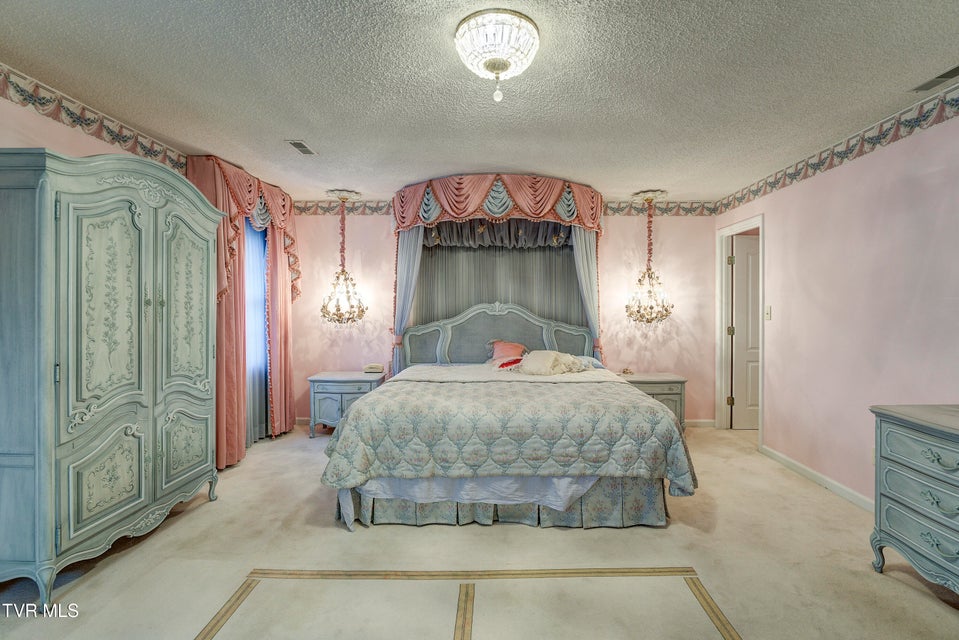 Photo #28: 2734 Oakland Avenue