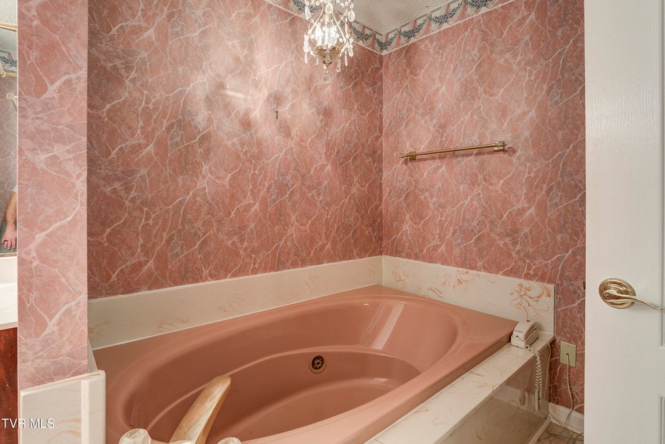 Photo #33: 2734 Oakland Avenue