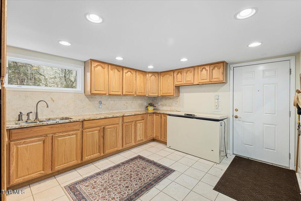 Photo #36: 651 Rangewood Road