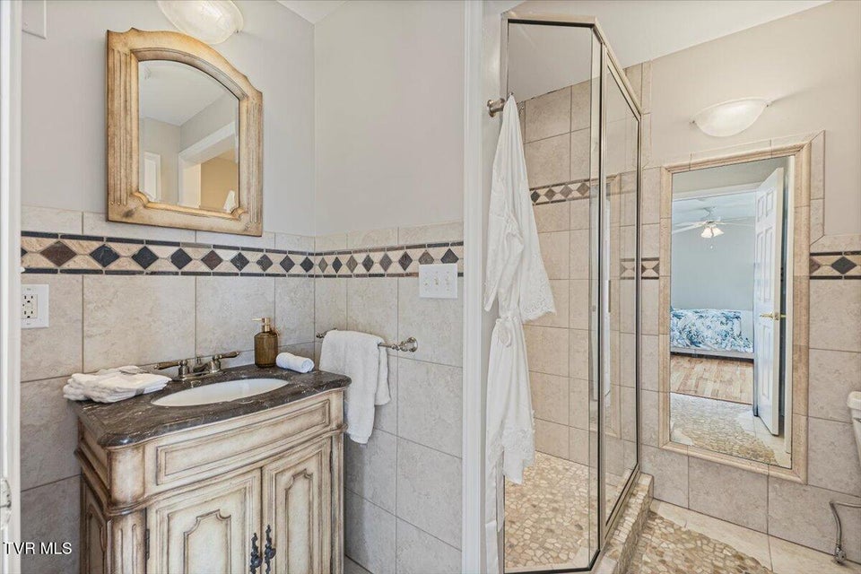 Photo #48: 651 Rangewood Road