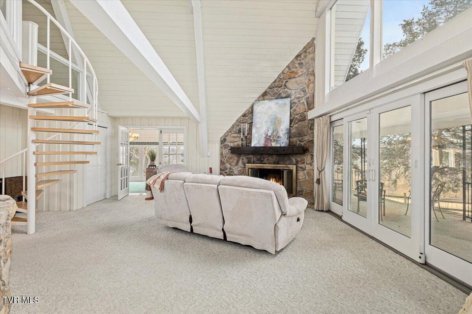 Photo #27: 651 Rangewood Road