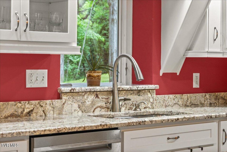 Photo #20: 651 Rangewood Road