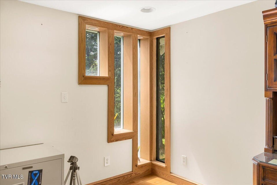 Photo #52: 651 Rangewood Road