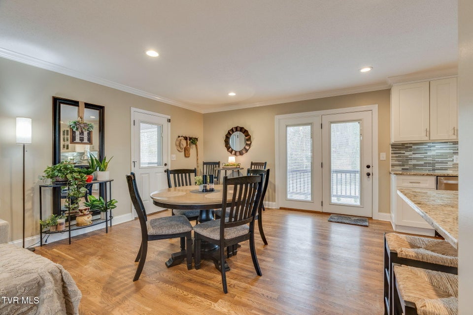 Photo #10: 515 Ravenwood Drive