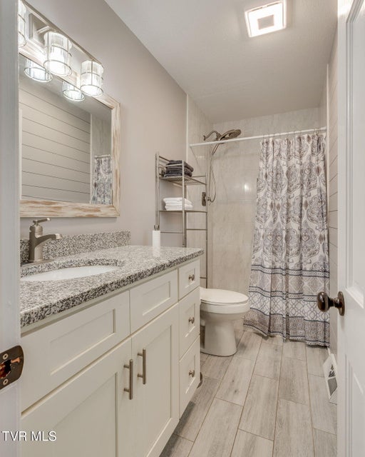 Photo #18: 515 Ravenwood Drive