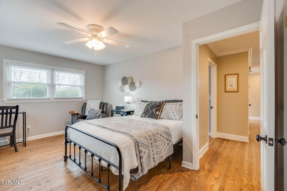 Photo #20: 515 Ravenwood Drive