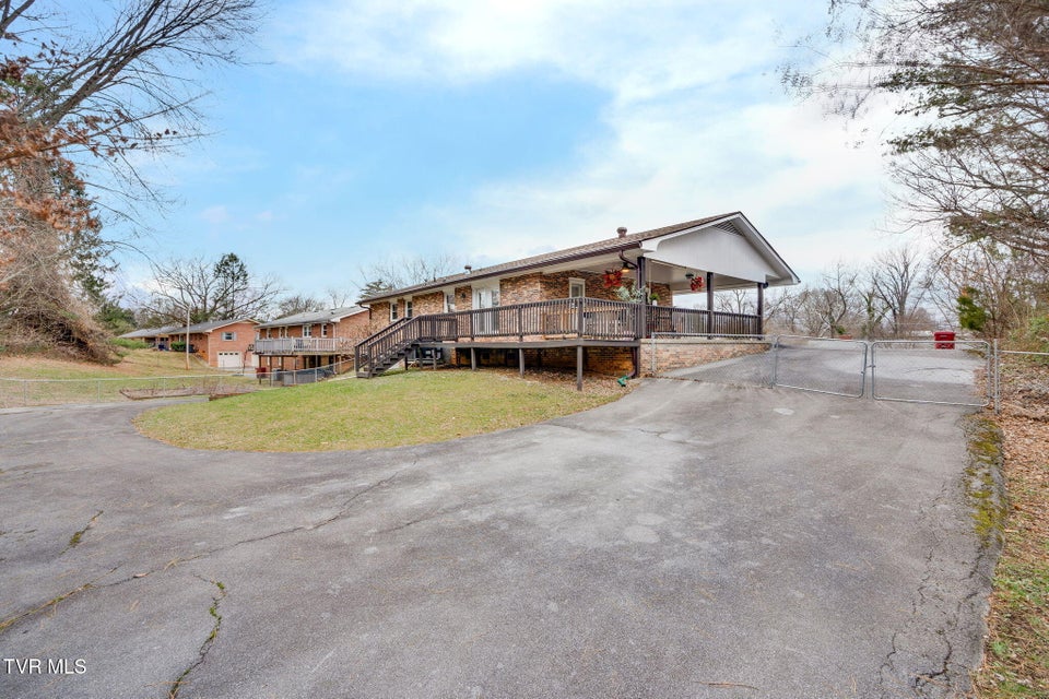 Photo #32: 515 Ravenwood Drive