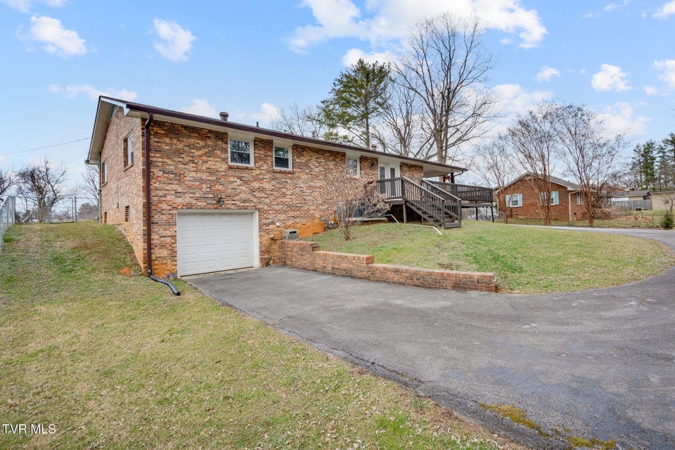 Photo #34: 515 Ravenwood Drive