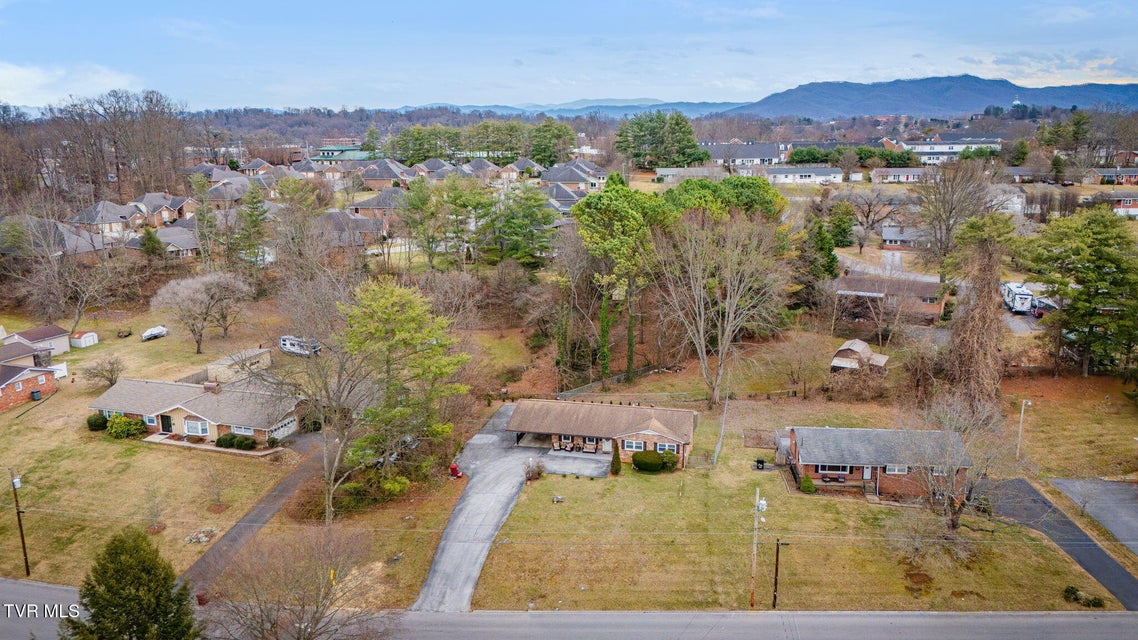 Photo #37: 515 Ravenwood Drive