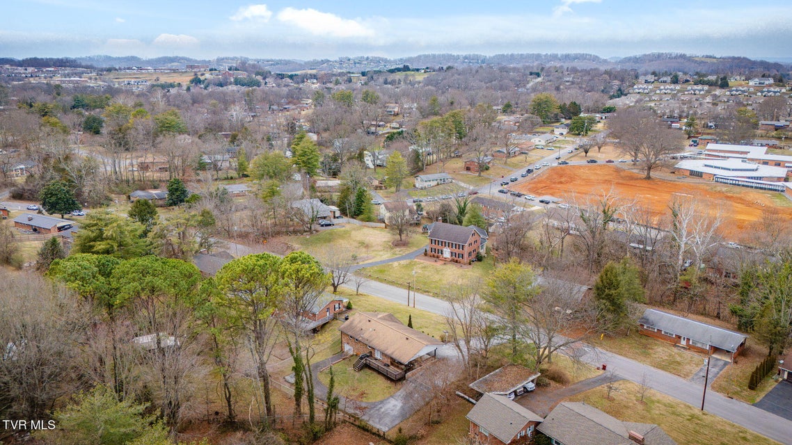 Photo #39: 515 Ravenwood Drive