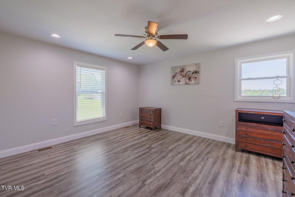 Photo #10: 144 Maple Crest