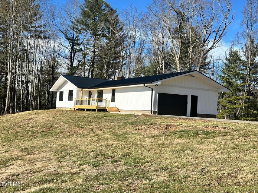 Photo #18: 256 William Hawkins Lane