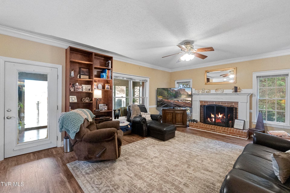 Photo #7: 133 Magnolia Drive