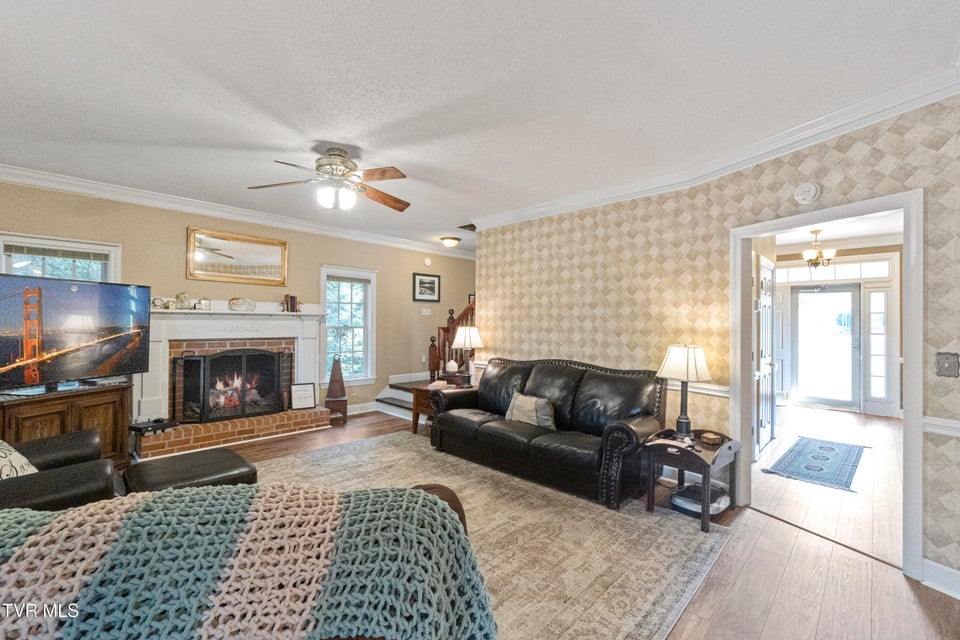 Photo #8: 133 Magnolia Drive