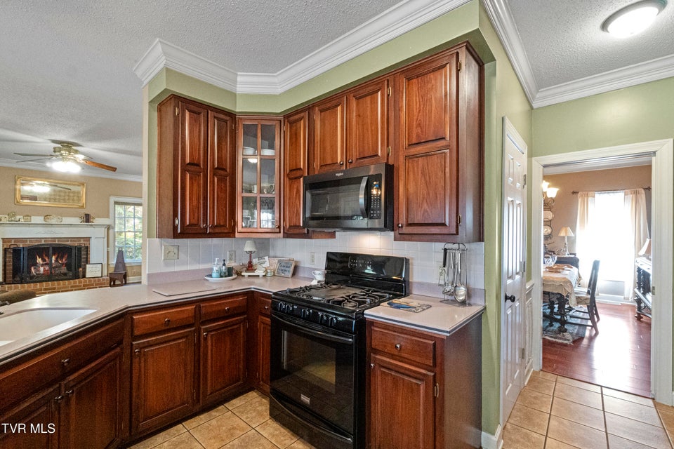 Photo #11: 133 Magnolia Drive