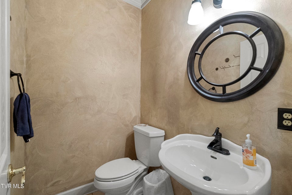 Photo #27: 133 Magnolia Drive