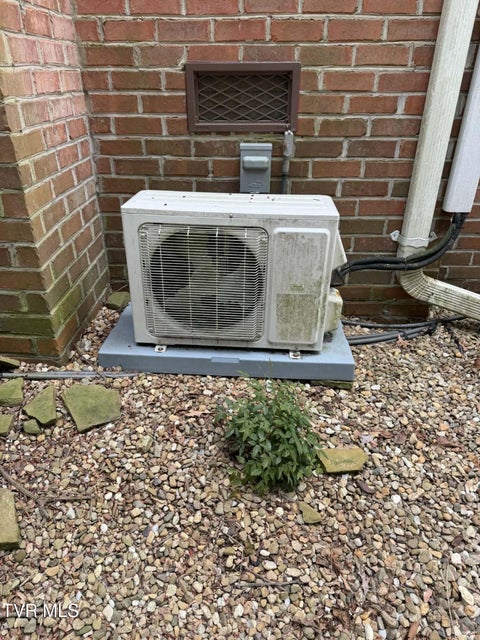 Photo #70: 133 Magnolia Drive