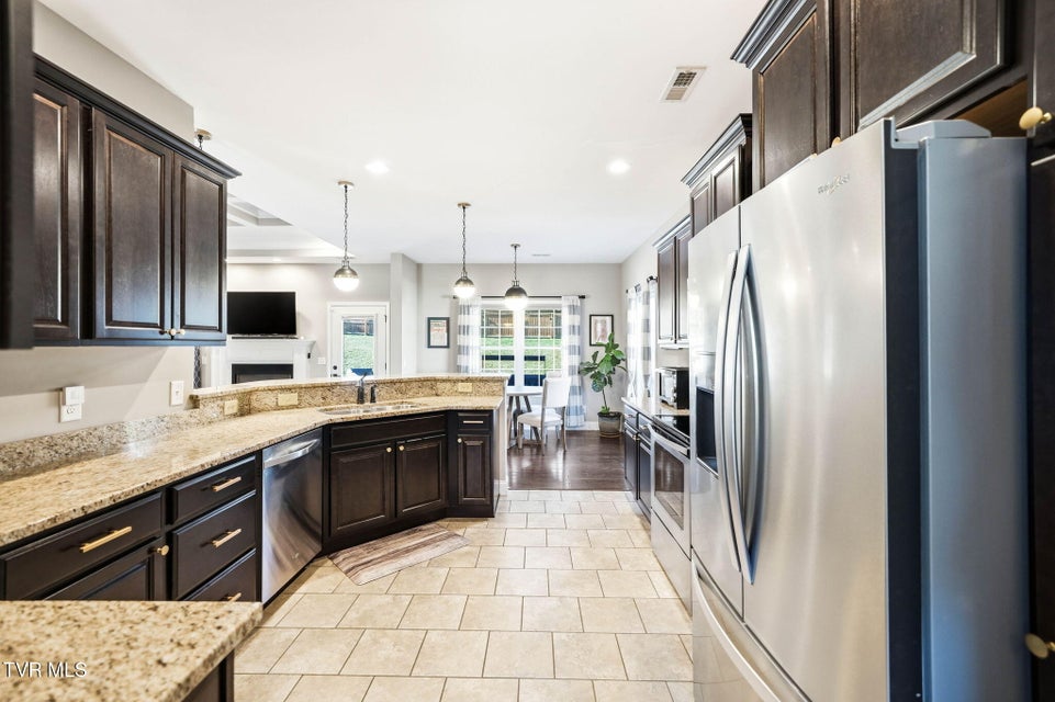 Photo #6: 241 Laurel Canyon