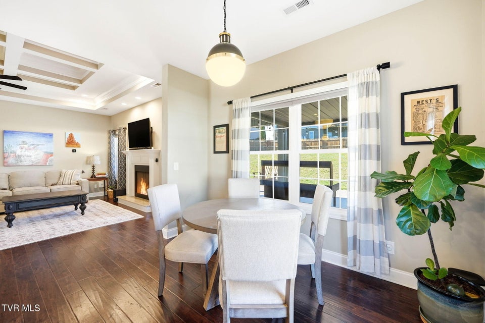 Photo #9: 241 Laurel Canyon