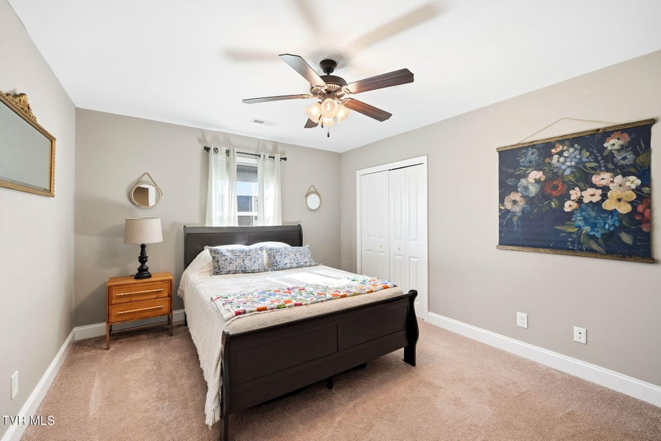 Photo #32: 241 Laurel Canyon