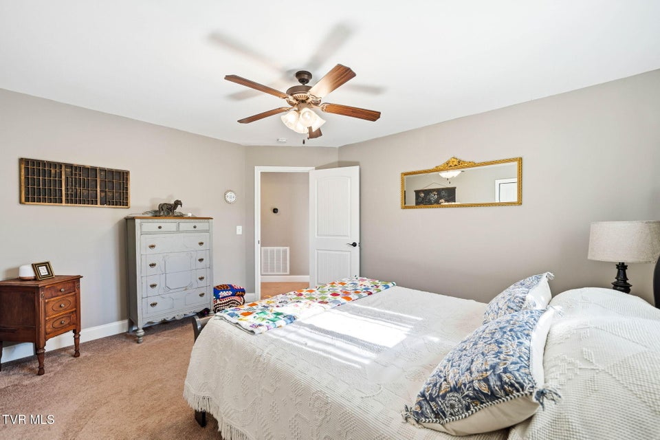 Photo #33: 241 Laurel Canyon