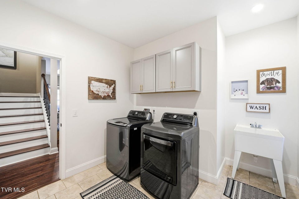 Photo #27: 241 Laurel Canyon