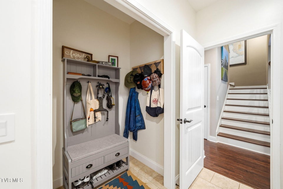 Photo #26: 241 Laurel Canyon