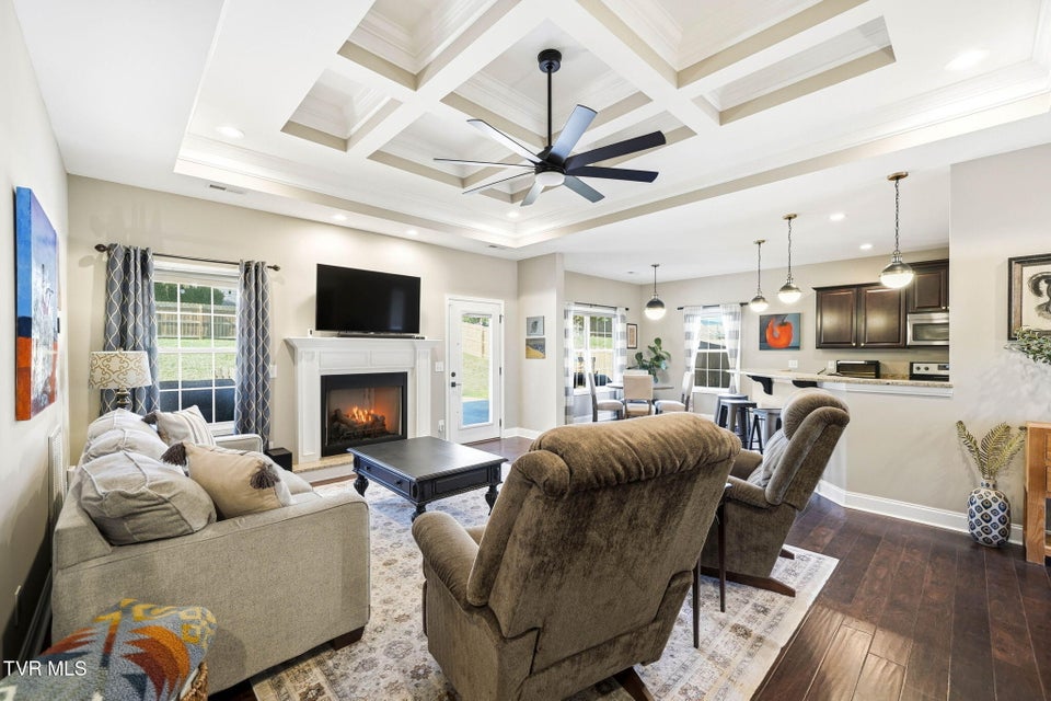 Photo #10: 241 Laurel Canyon