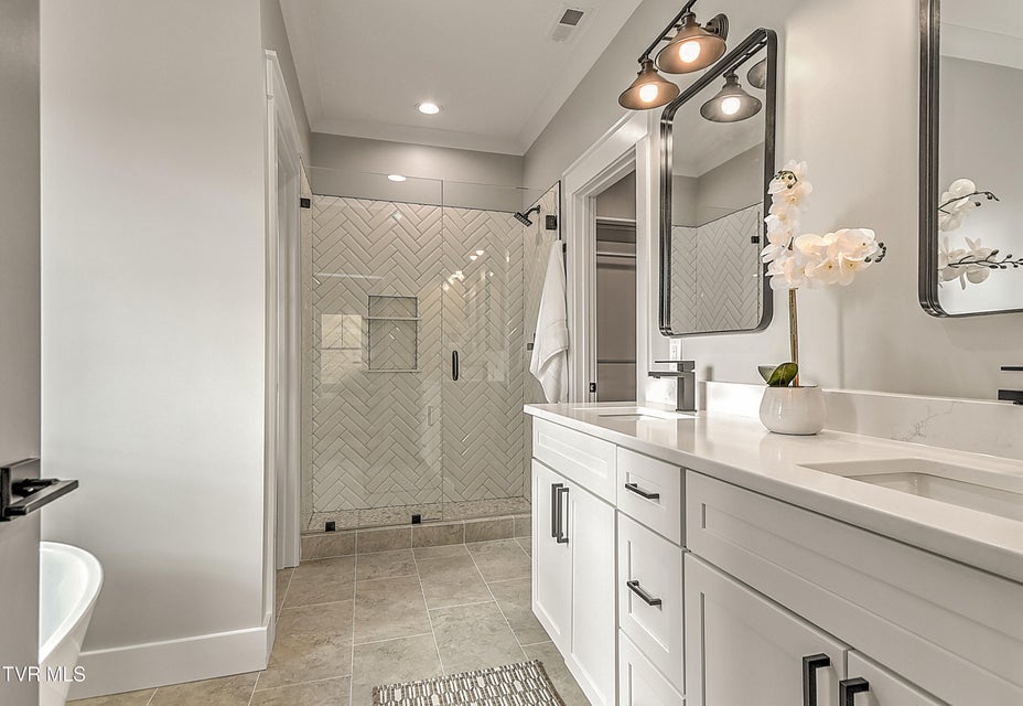 Photo #24: 140 Hulse Road