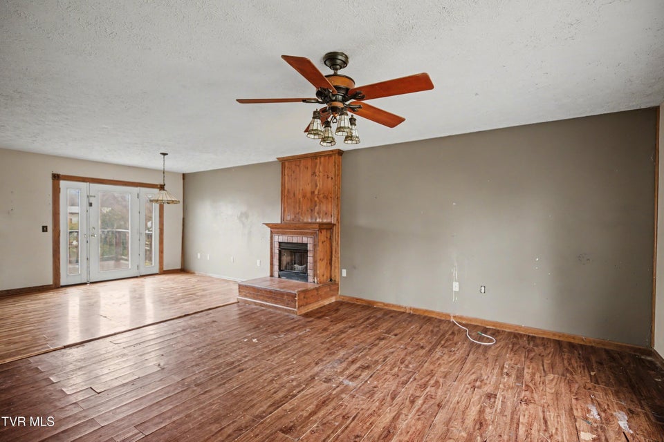 Photo #6: 112 Heritage 