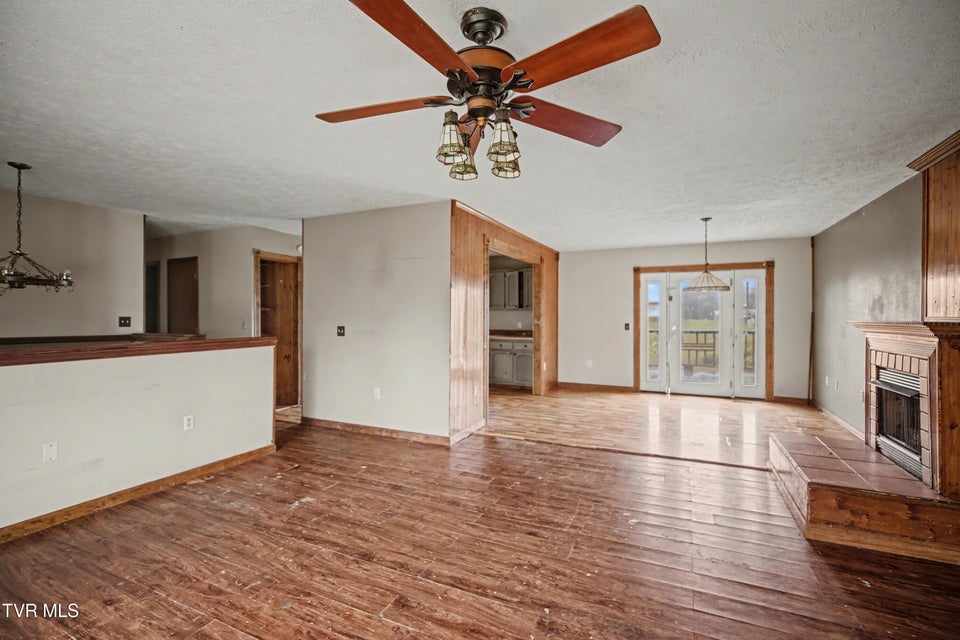 Photo #7: 112 Heritage 