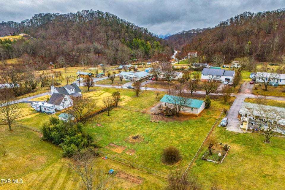 Photo #25: 112 Heritage 