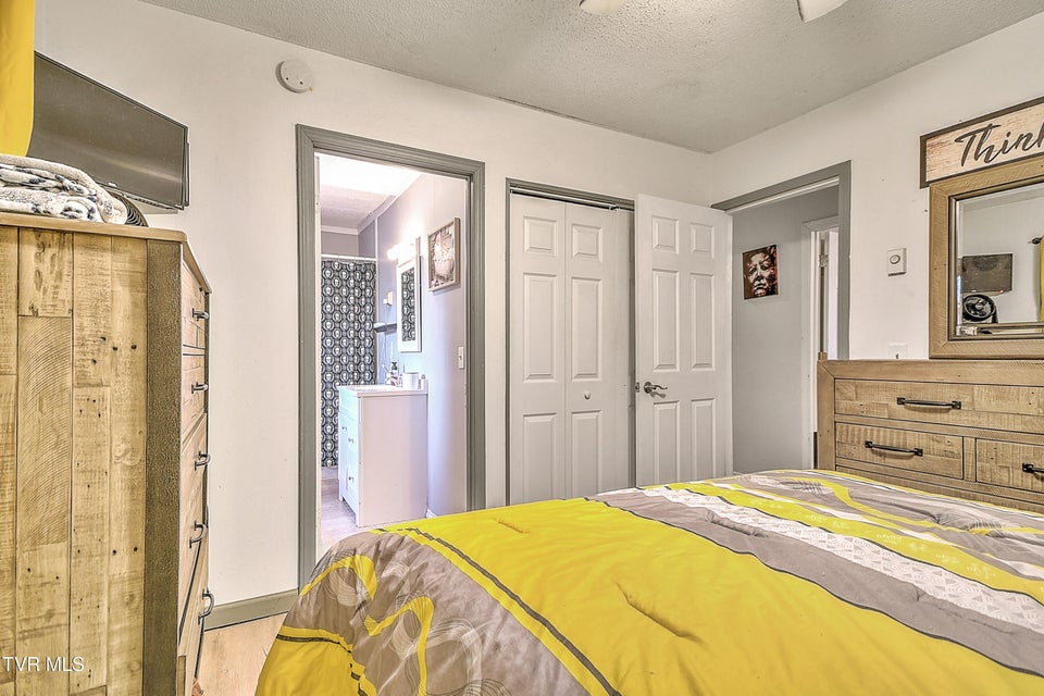 Photo #16: 788 Meadow View Road