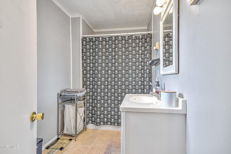 Photo #17: 788 Meadow View Road