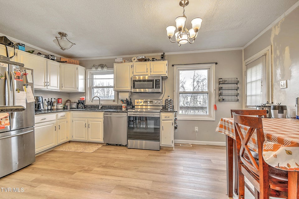 Photo #6: 788 Meadow View Road