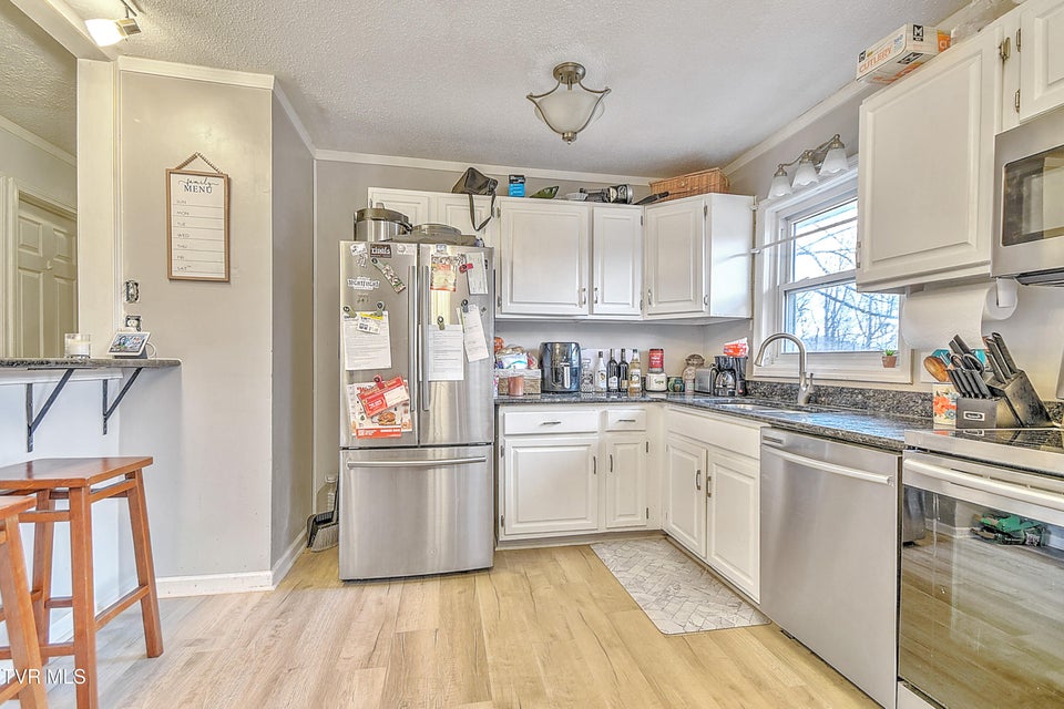 Photo #10: 788 Meadow View Road