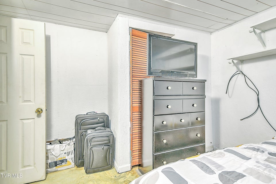 Photo #21: 788 Meadow View Road