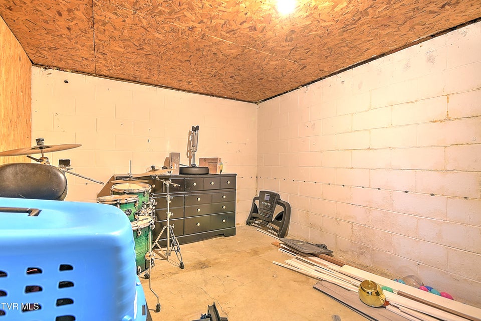 Photo #25: 788 Meadow View Road